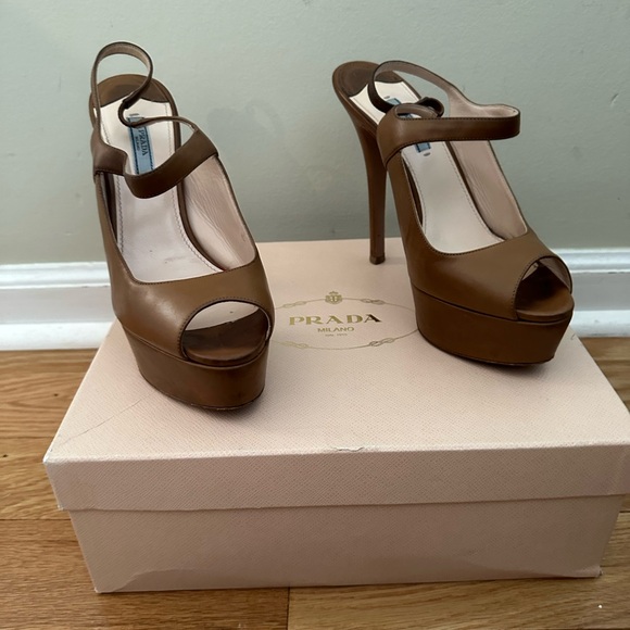 Prada Peep toe tan platform sandal - Picture 8 of 10